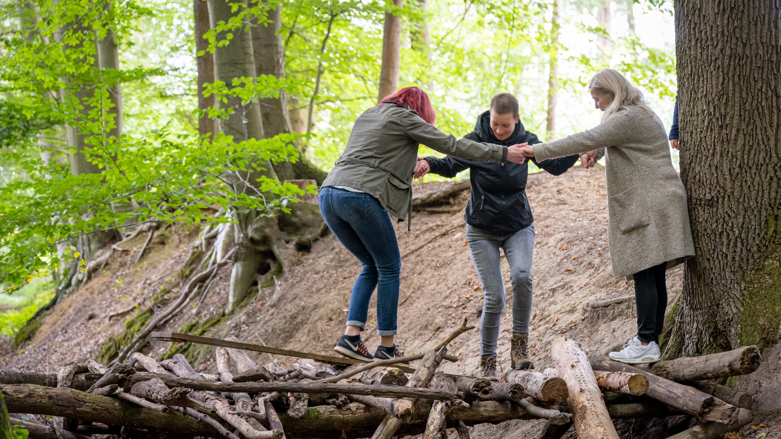 Gemeinsames Naturerlebnis im Wald